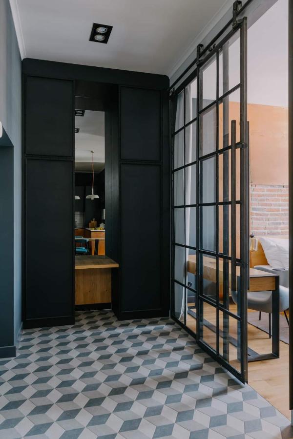 Goldfinger 3-Bed Unique Apartment In The Heart Of Podgorze Krakow Luaran gambar