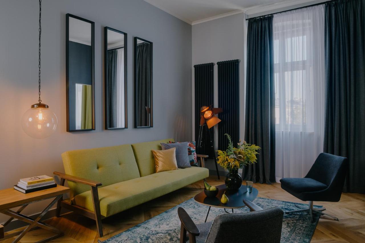 Goldfinger 3-Bed Unique Apartment In The Heart Of Podgorze Krakow Luaran gambar